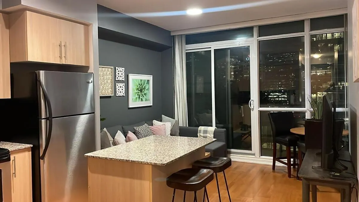 1 Bd And Den At Scotiabank Arena Apartamento Toronto